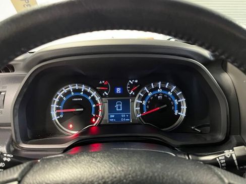 Used 2017 Toyota 4Runner SR5 AWD/4WD image 26