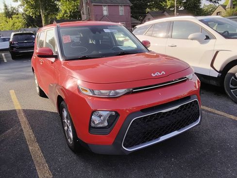 Used 2022 Kia Soul LX w/ Technology Package FWD image 12