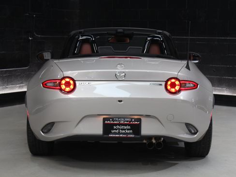 Used 2022 MAZDA MX-5 Miata Grand Touring w/ Weather Package RWD image 18