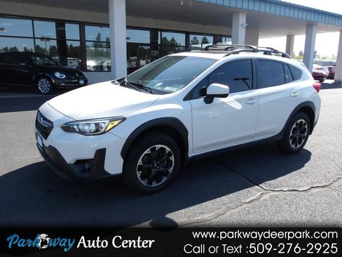 Used 2021 Subaru Crosstrek 2.0i Premium w/ Moonroof Package AWD/4WD image 1