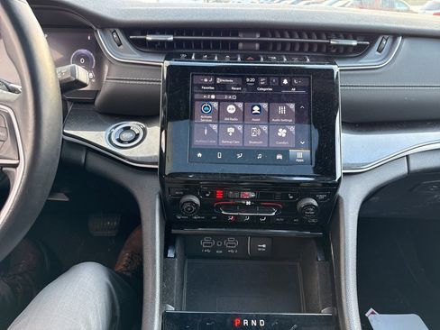 Used 2022 Jeep Grand Cherokee Altitude image 15