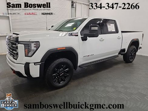Used 2025 GMC Sierra 2500 AT4 AWD/4WD image 4