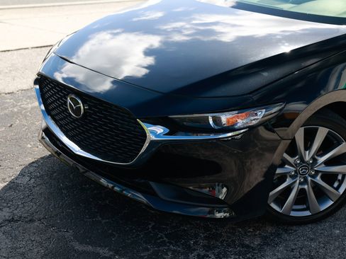 Used 2021 MAZDA MAZDA3 s image 29