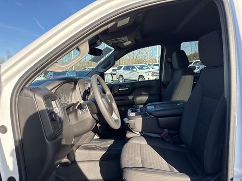 Used 2024 Chevrolet Silverado 1500 Custom w/ Turbomax Blackout Package image 9