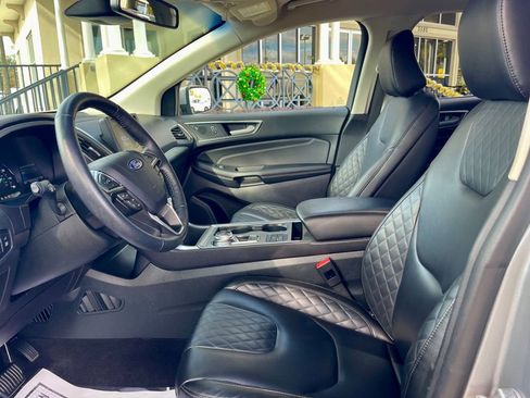 Used 2024 Ford Edge Titanium image 11