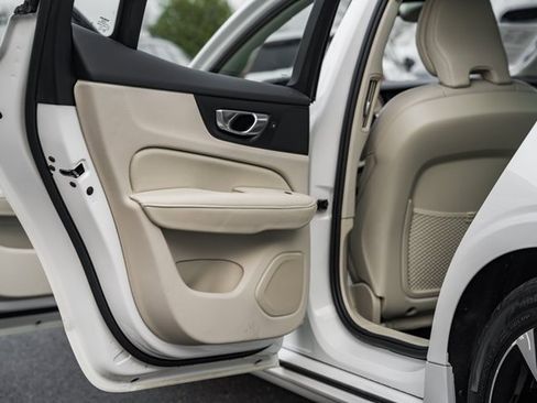 Used 2024 Volvo S60 B5 Plus image 33