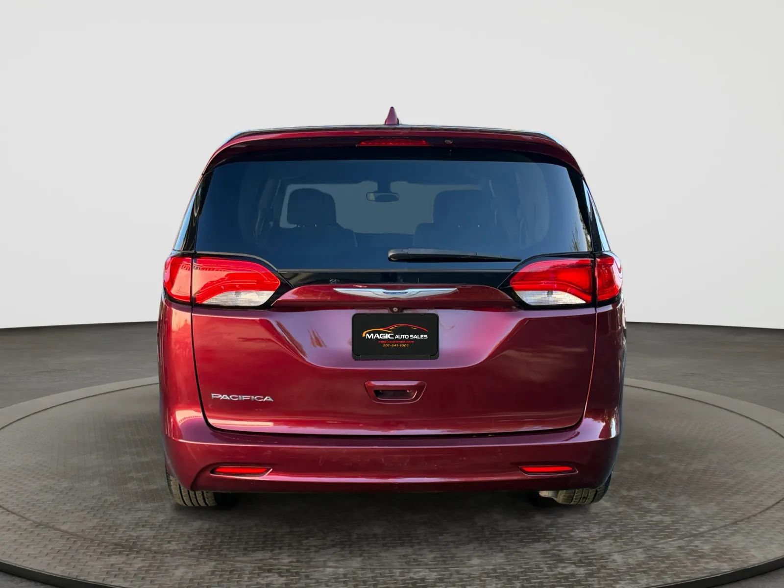 Used 2017 Chrysler Pacifica LX FWD image 9