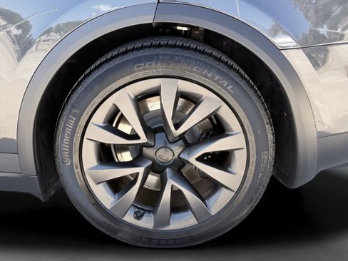 Used 2025 Tesla Model X AWD/4WD image 13