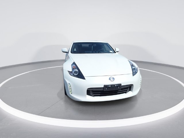 Used 2020 Nissan 370Z Coupe RWD image 2