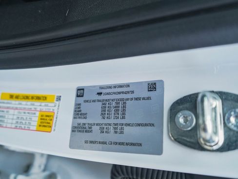 Used 2023 Chevrolet Suburban Premier image 38