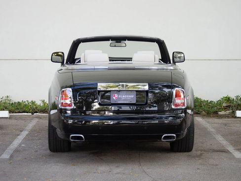 Used 2016 Rolls-Royce Phantom Drophead Coupe image 14