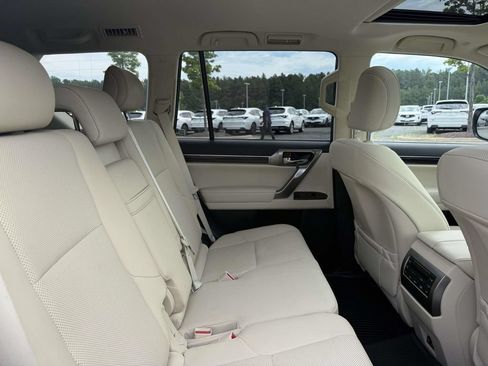 Used 2023 Lexus GX 460 Premium w/ Premium Package AWD/4WD image 16