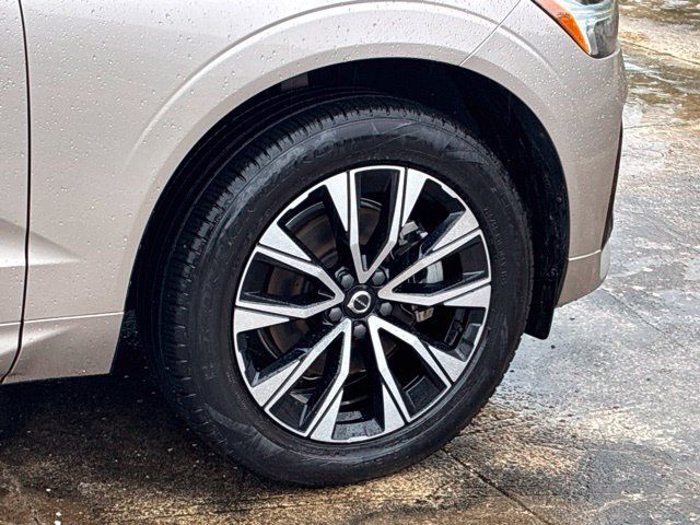 Used 2024 Volvo XC60 B5 Core w/ Climate Package AWD/4WD image 16
