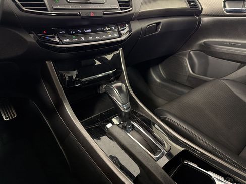 Used 2016 Honda Accord Sport image 16