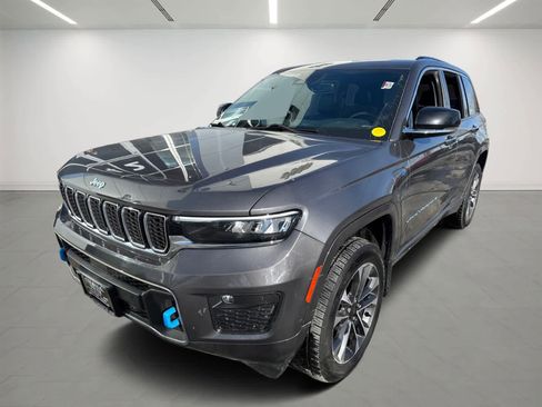 Used 2023 Jeep Grand Cherokee Overland w/ MOPAR Finishing Package image 2