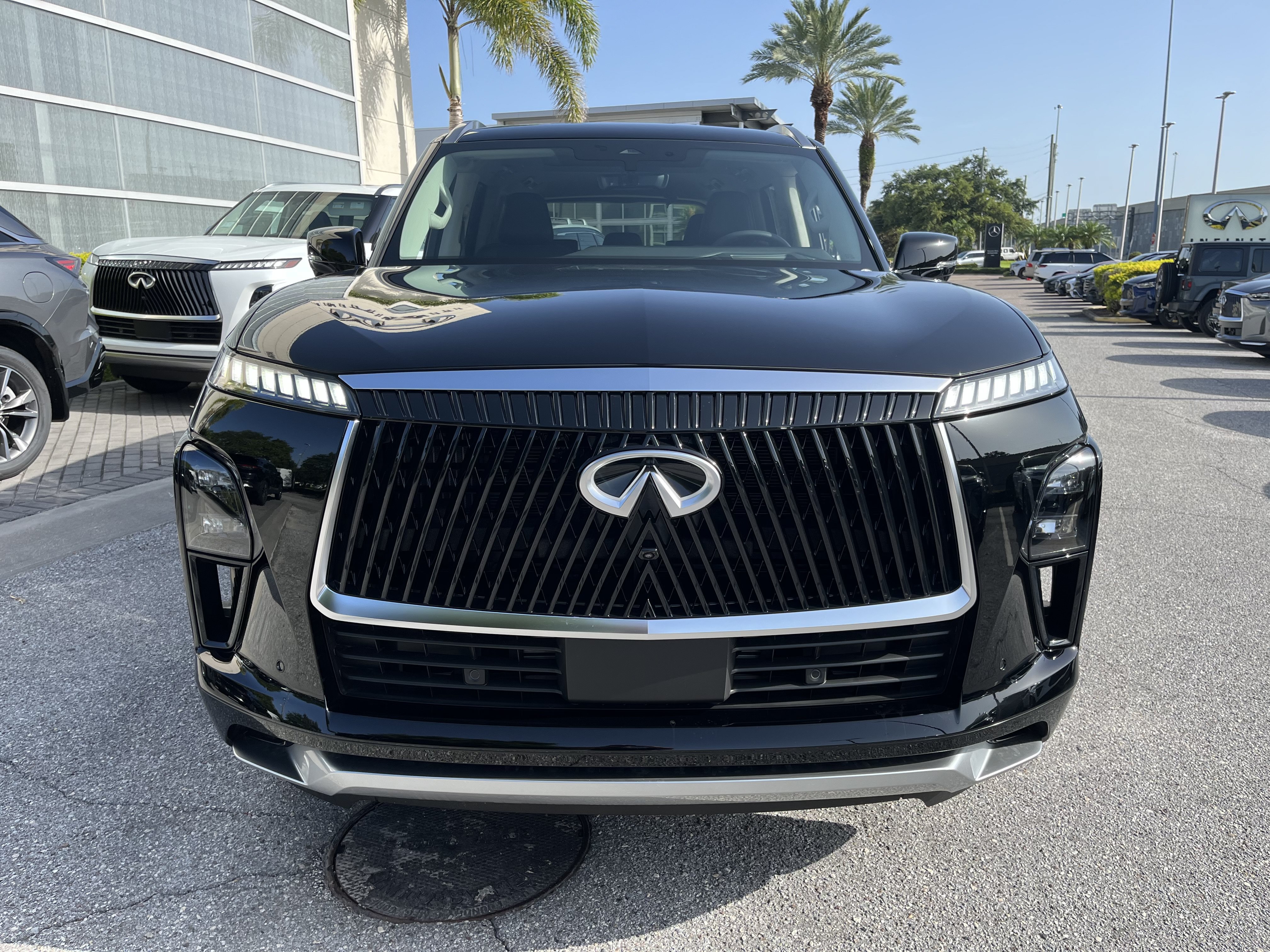 Certified 2026 INFINITI QX80 Luxe w/ Cargo Package AWD/4WD image 11