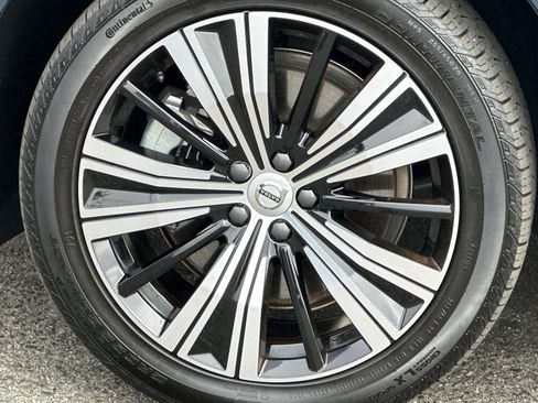 Certified 2023 Volvo XC60 T8 Plus w/ Protection Package Premier AWD/4WD image 33
