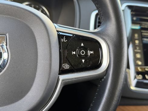Used 2021 Volvo XC90 T6 Momentum AWD/4WD image 19