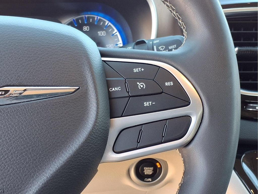 Used 2023 Chrysler Voyager LX FWD image 18