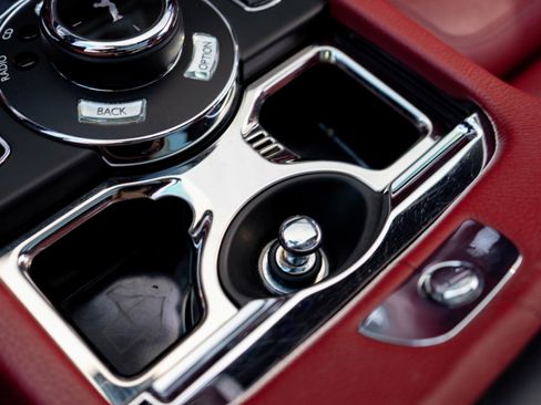 Used 2016 Rolls-Royce Ghost image 21