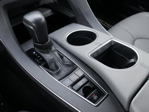 Used 2019 Toyota Avalon XLE image 29