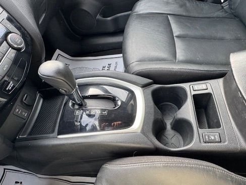 Used 2014 Nissan Rogue SL image 33