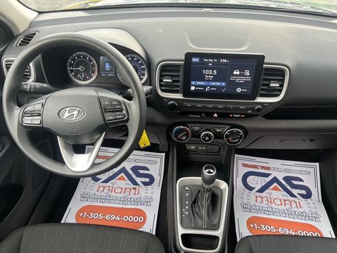 Used 2022 Hyundai Venue SE image 10