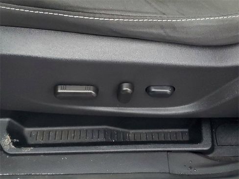 Certified 2018 Ford Escape SE w/ SE Sync 3 Package image 12