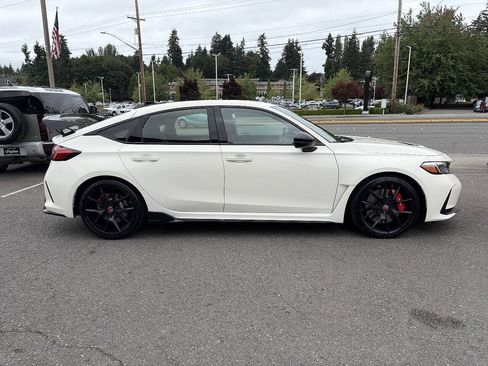 Used 2024 Honda Civic Type R image 11
