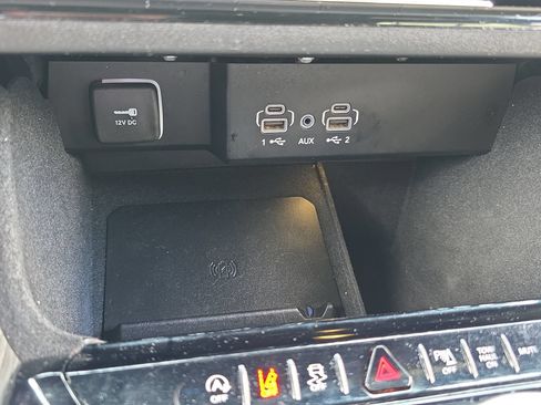 Used 2022 Jeep Wagoneer Series III RWD image 25