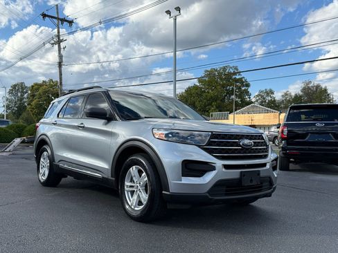Used 2020 Ford Explorer XLT image 6