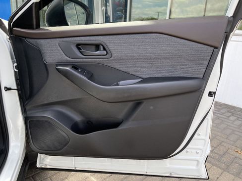 Used 2023 Nissan Rogue S FWD image 27