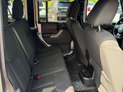 Used 2015 Jeep Wrangler Unlimited Sport AWD/4WD image 8