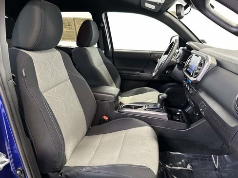 Used 2023 Toyota Tacoma TRD Sport image 12