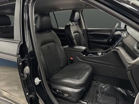 Used 2023 Jeep Grand Cherokee Limited w/ Luxury Tech Group II image 31