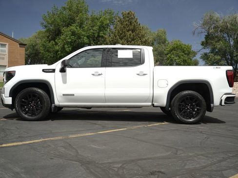 Used 2024 GMC Sierra 1500 Elevation w/ X31 Off-Road Package AWD/4WD image 2