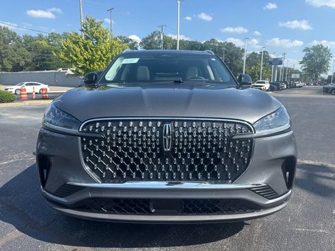 Used 2025 Lincoln Aviator AWD w/ Equipment Group 101A image 3