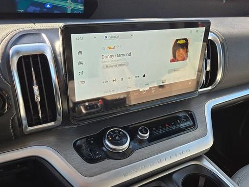 Used 2025 Ford Expedition Max Platinum image 26