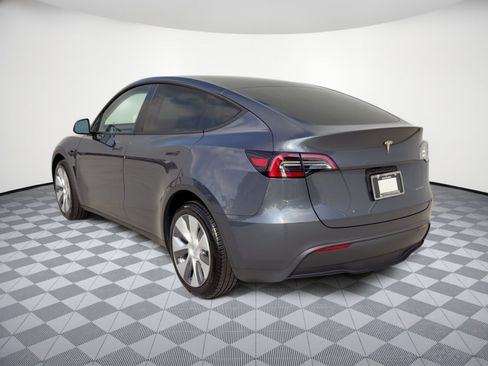 Used 2023 Tesla Model Y Long Range AWD/4WD image 3