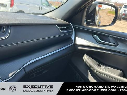 Used 2023 Jeep Grand Cherokee Altitude image 20