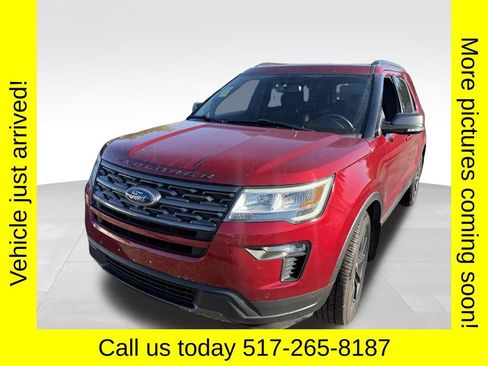 Used 2018 Ford Explorer XLT w/ Equipment Group 202A AWD/4WD image 2