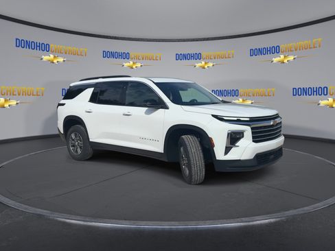 New 2026 Chevrolet Traverse LT FWD image 2