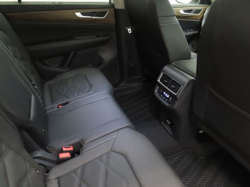 Certified 2026 Volkswagen Atlas SE FWD image 21
