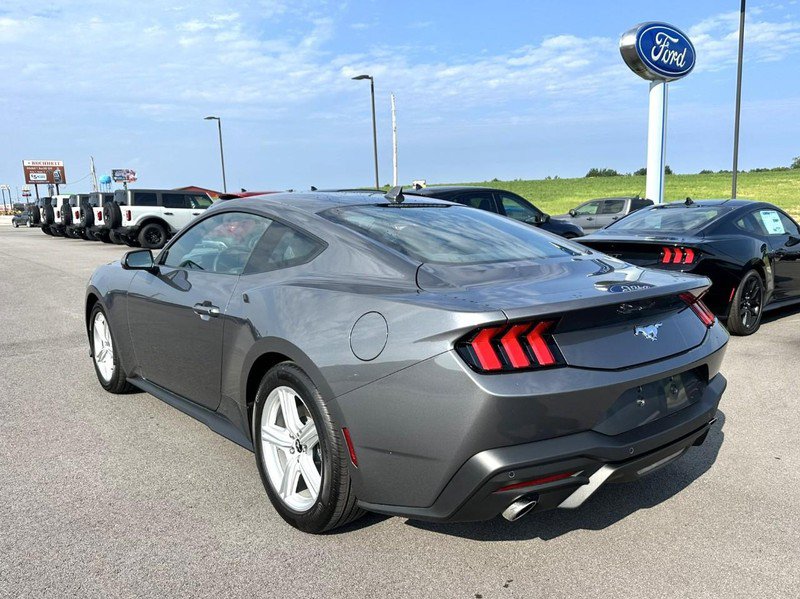 Used 2026 Ford Mustang Coupe RWD image 6