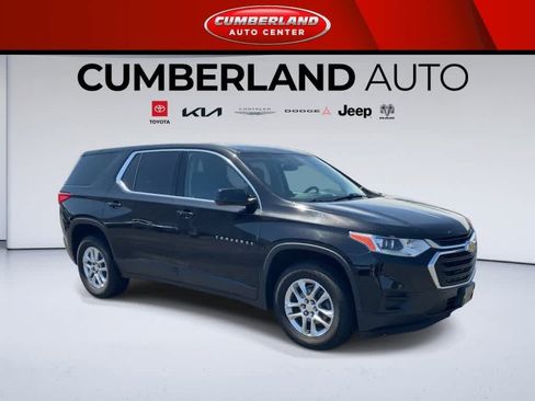 Used 2018 Chevrolet Traverse LS FWD image 2