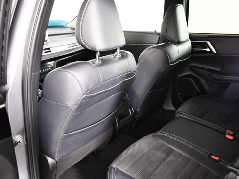 Used 2024 Mitsubishi Outlander SE AWD/4WD image 30