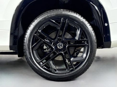 New 2026 Volkswagen Tiguan SE R-Line AWD/4WD image 32