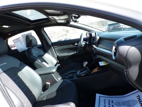 Used 2023 Kia Forte GT-Line w/ GT-Line Premium Package FWD image 18