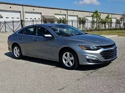 Used 2024 Chevrolet Malibu LT FWD image 2