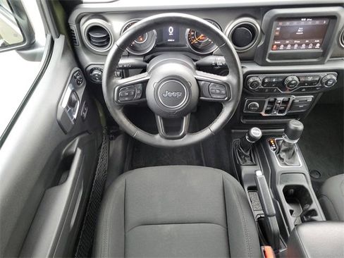 Used 2022 Jeep Gladiator Willys image 13